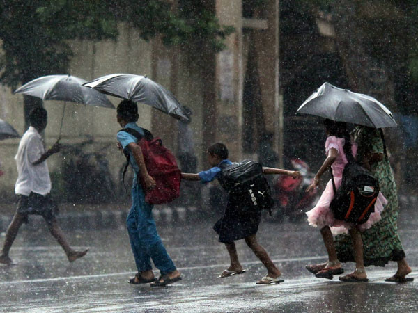 স্বস্তির বৃষ্টিতে আপাত শান্ত দক্ষিণবঙ্গে বৃহস্পতিবারও কালবৈশাখীর ভ্রুকুটি স্বস্তির বৃষ্টিতে আপাত শান্ত দক্ষিণবঙ্গে বৃহস্পতিবারও কালবৈশাখীর ভ্রুকুটি
