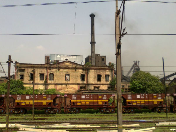 বার্নপুরে ইসকো কারখানায় গায়ে গরম লোহা পড়ে মৃত ২, ক্ষুব্ধ শ্রমিক মহল বার্নপুরে ইসকো কারখানায় গায়ে গরম লোহা পড়ে মৃত ২, ক্ষুব্ধ শ্রমিক মহল