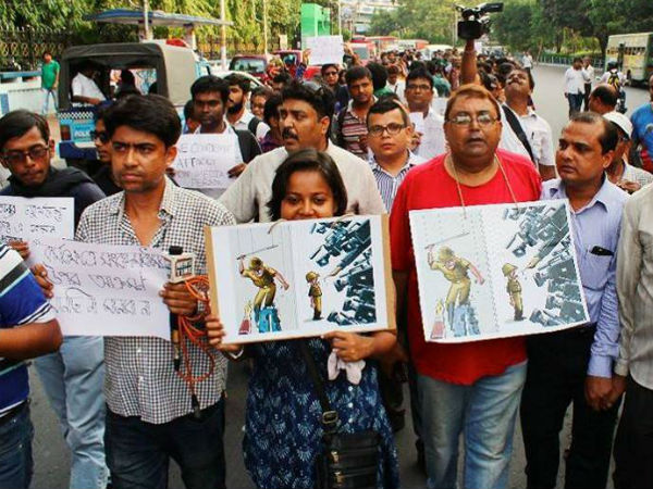 'সাংবাদিক নিগ্রহের ব্যাখ্যা কী ?' যা বললেন পুলিশ কমিশনার রাজীব কুমার 'সাংবাদিক নিগ্রহের ব্যাখ্যা কী ?' যা বললেন পুলিশ কমিশনার রাজীব কুমার