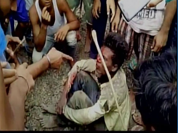 চোর সন্দেহে গণপিটুনির শিকার রিলায়েন্স জিও-র কর্মীরা! রাজ্যে কোথায় এমন ঘটনা চোর সন্দেহে গণপিটুনির শিকার রিলায়েন্স জিও-র কর্মীরা! রাজ্যে কোথায় এমন ঘটনা