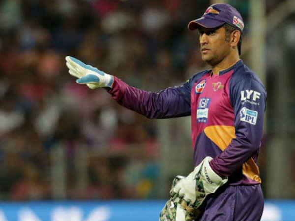 ফাইনালে হেরেও ধোনি মুম্বইয়ের বিরুদ্ধে এই অনন্য রেকর্ড গড়লেন ফাইনালে হেরেও ধোনি মুম্বইয়ের বিরুদ্ধে এই অনন্য রেকর্ড গড়লেন