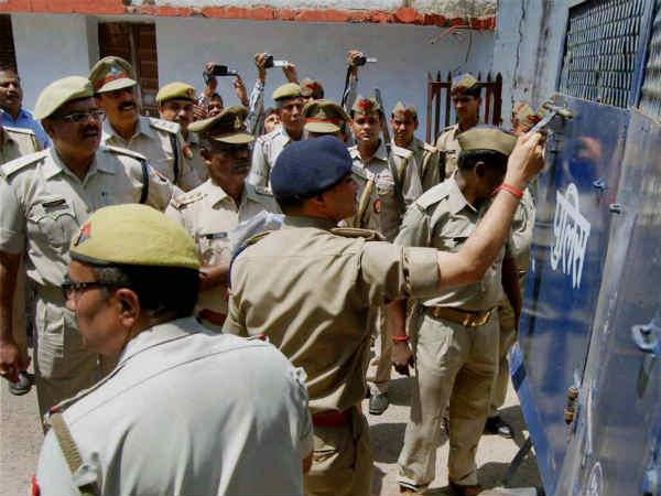 পূজালিতে সন্ত্রাসে জড়িত বহিরাগতরাই, পুলিশি গ্রেফতারিতে উঠে এল সেই তথ্য পূজালিতে সন্ত্রাসে জড়িত বহিরাগতরাই, পুলিশি গ্রেফতারিতে উঠে এল সেই তথ্য