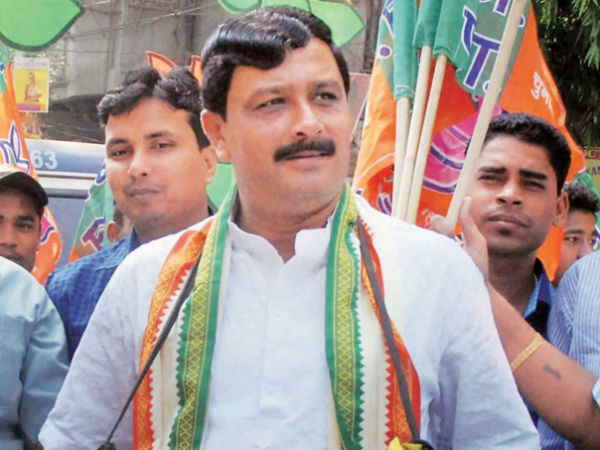 মাহালি দম্পতিকে যোগদান তৃণমূলে বিনাশকালে বুদ্ধিনাশ, মুখ্যমন্ত্রীর বিবৃতি দাবি রাহুলের মাহালি দম্পতিকে যোগদান তৃণমূলে বিনাশকালে বুদ্ধিনাশ, মুখ্যমন্ত্রীর বিবৃতি দাবি রাহুলের