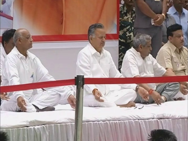 রমন সিংয়ের যোগ