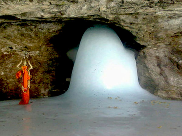 কড়া নিরাপত্তায় শুরু হল অমরনাথ যাত্রা, কিন্তু থেকেই যাচ্ছে আশঙ্কার মেঘ কড়া নিরাপত্তায় শুরু হল অমরনাথ যাত্রা, কিন্তু থেকেই যাচ্ছে আশঙ্কার মেঘ