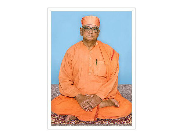 সন্ন্যাসী হওয়া নয়, তোমাকে প্রয়োজন অন্য কাজে। তাকে বলেছিলেন আত্মস্থানন্দজি। সন্ন্যাসী হওয়া নয়, তোমাকে প্রয়োজন অন্য কাজে। তাকে বলেছিলেন আত্মস্থানন্দজি।