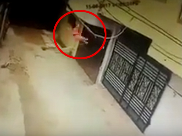 ব্যালকনি থেকে নীচে পড়ে মাথা ফাটল ২ বছরের শিশুর, ছবি ভাইরাল ব্যালকনি থেকে নীচে পড়ে মাথা ফাটল ২ বছরের শিশুর, ছবি ভাইরাল