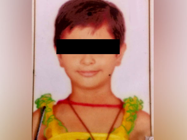 এডস-এ আক্রান্ত, মানসিক অবসাদে আত্মহত্যা ৪র্থ শ্রেণির ছাত্রীর এডস-এ আক্রান্ত, মানসিক অবসাদে আত্মহত্যা ৪র্থ শ্রেণির ছাত্রীর