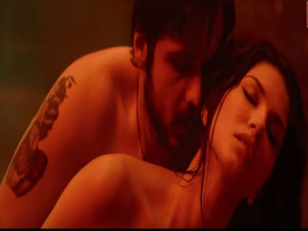 যৌনতার ডাবল প্যাক ! একই ছবিতে যুগলে সানি ও ইমরান হাসমি, দেখুন সেই ছবি যৌনতার ডাবল প্যাক ! একই ছবিতে যুগলে সানি ও ইমরান হাসমি, দেখুন সেই ছবি