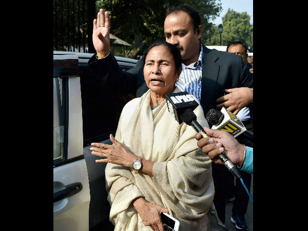 আজ প্রশাসনিক বৈঠকে হুগলিতে মুখ্যমন্ত্রী, পুজো দিতে পারেন তারকেশ্বর মন্দিরে আজ প্রশাসনিক বৈঠকে হুগলিতে মুখ্যমন্ত্রী, পুজো দিতে পারেন তারকেশ্বর মন্দিরে