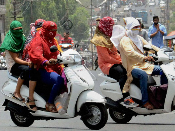 বঙ্গে বর্ষা আসার আর কত বিলম্ব! জোড়া ঘূর্ণাবর্তেই ভরসা আবহাওয়াবিদদের বঙ্গে বর্ষা আসার আর কত বিলম্ব! জোড়া ঘূর্ণাবর্তেই ভরসা আবহাওয়াবিদদের