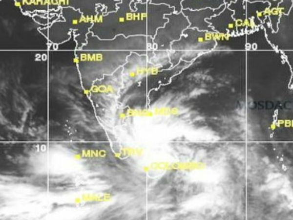 বঙ্গোপসাগরে ঘণীভূত নিম্নচাপে ভর করে বর্ষার প্রবেশ বাংলায় বঙ্গোপসাগরে ঘণীভূত নিম্নচাপে ভর করে বর্ষার প্রবেশ বাংলায়