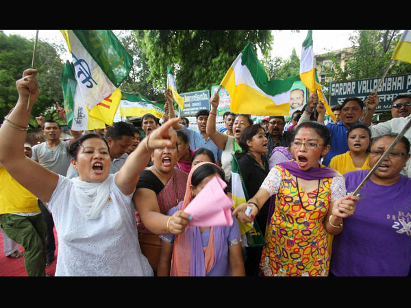 পৃথক গোর্খাল্যান্ডের দাবি উঠল রাজধানীতেও, রাজপথে মিছিল, দাবি রাষ্ট্রপতি শাসনেরও পৃথক গোর্খাল্যান্ডের দাবি উঠল রাজধানীতেও, রাজপথে মিছিল, দাবি রাষ্ট্রপতি শাসনেরও