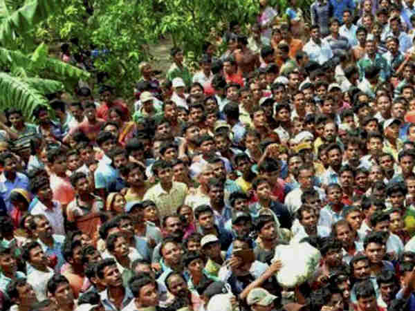 প্রথমবার ১০০ কোটিতে পৌঁছনো