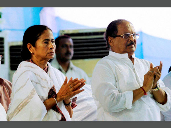 রাজ্যপালকে নজিরবিহীন আক্রমণ সুব্রতর রাজ্যপালকে নজিরবিহীন আক্রমণ সুব্রতর