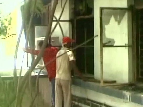 ন্যাশনাল মেডিকেল কলেজে আগুন আতঙ্ক ন্যাশনাল মেডিকেল কলেজে আগুন আতঙ্ক