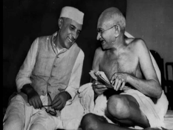 স্বাধীনতা সংগ্রামের ইতিহাসে জায়গা নেই গান্ধী, নেহরুর, মুগলদের হত্যাকারী বলেই ব্যাখ্যা পাঠ্যবইয়ে স্বাধীনতা সংগ্রামের ইতিহাসে জায়গা নেই গান্ধী, নেহরুর, মুগলদের হত্যাকারী বলেই ব্যাখ্যা পাঠ্যবইয়ে