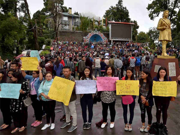 পাহাড়ের আগুন ছড়াল সমতলেও পাহাড়ের আগুন ছড়াল সমতলেও