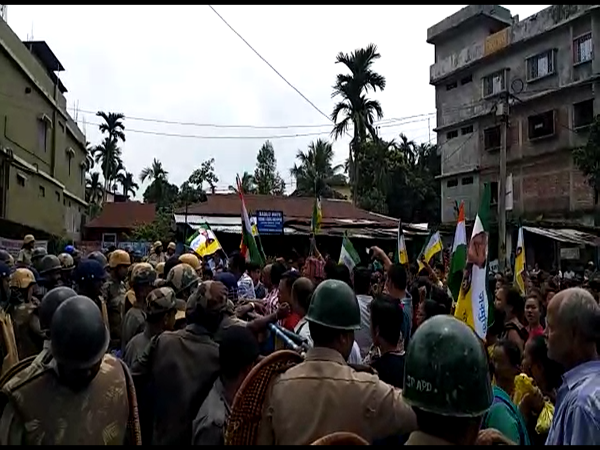 রবিবার সারা দিন উত্তপ্ত জয়গাঁ, রণক্ষেত্র সুকনা রবিবার সারা দিন উত্তপ্ত জয়গাঁ, রণক্ষেত্র সুকনা