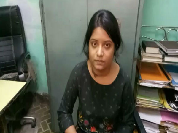 স্বামীর ঘরেই প্রেমিকদের সঙ্গে সহবাস মা ও মেয়ের স্বামীর ঘরেই প্রেমিকদের সঙ্গে সহবাস মা ও মেয়ের