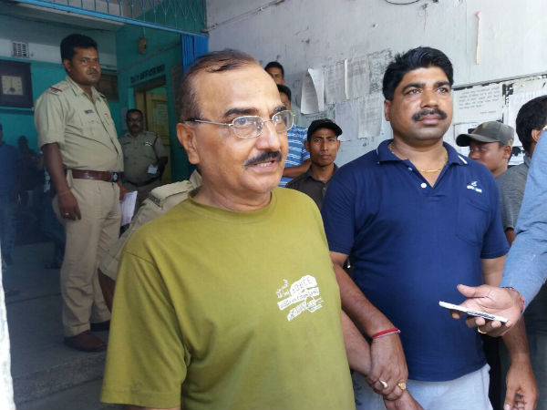স্বামীর ঘরেই প্রেমিকদের সঙ্গে সহবাস মা ও মেয়ের স্বামীর ঘরেই প্রেমিকদের সঙ্গে সহবাস মা ও মেয়ের