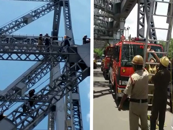 হাওড়া ব্রিজে ফের মানসিক ভারসাম্যহীন হাওড়া ব্রিজে ফের মানসিক ভারসাম্যহীন