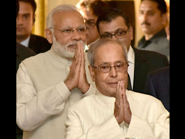 বিদায়ী রাষ্ট্রপতি প্রণবকে কার সঙ্গে তুলনা করলেন মোদী বিদায়ী রাষ্ট্রপতি প্রণবকে কার সঙ্গে তুলনা করলেন মোদী
