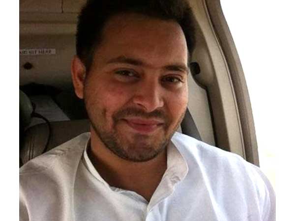 অনড় তেজস্বী, নীতীশের অবস্থানে মহাজোটের ভবিষ্যত নিয়ে জল্পনা অনড় তেজস্বী, নীতীশের অবস্থানে মহাজোটের ভবিষ্যত নিয়ে জল্পনা