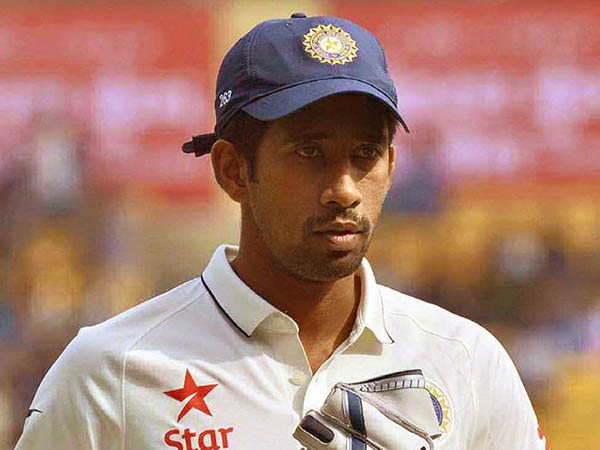 ২০১৪ সালে ধোনি আউট, ঋদ্ধি ইন