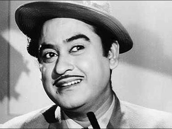 এতটাই লাজুক ছিলেন যে গান গাওয়ার নাম শুনলে নাকি দৌড়ে পালিয়ে যেতেন