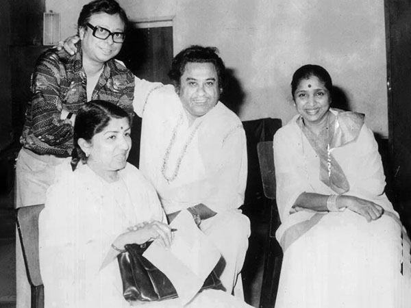 তিন ব্যক্তির ছবি সবসময় নিজের ঘরে টাঙিয়ে রাখতেন