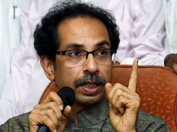 'বন্দে মাতরম'-এর বিরোধীদের ভোটদানের অধিকার কাড়ার দাবি শিবসেনার 'বন্দে মাতরম'-এর বিরোধীদের ভোটদানের অধিকার কাড়ার দাবি শিবসেনার