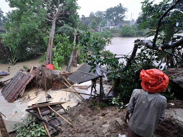 ভারতের বন্যায় বানভাসী ওপার বাংলা, অতীতের রেকর্ড ছাপিয়ে যাওয়ার শঙ্কা ভারতের বন্যায় বানভাসী ওপার বাংলা, অতীতের রেকর্ড ছাপিয়ে যাওয়ার শঙ্কা