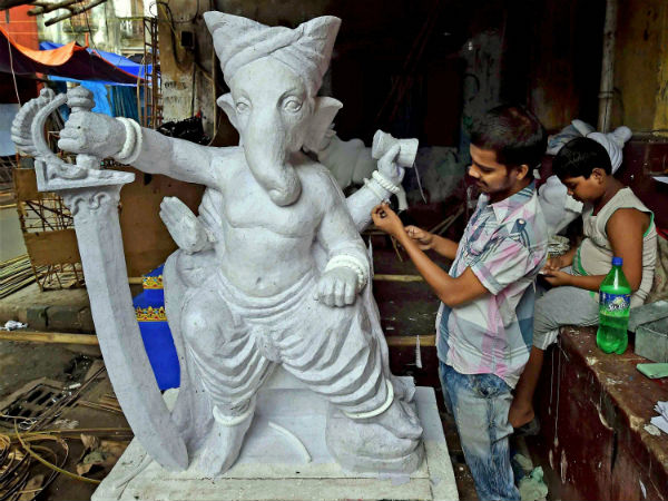 গোবরের তৈরি গণেশ