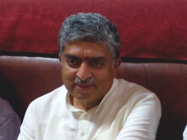 প্রথম জীবন