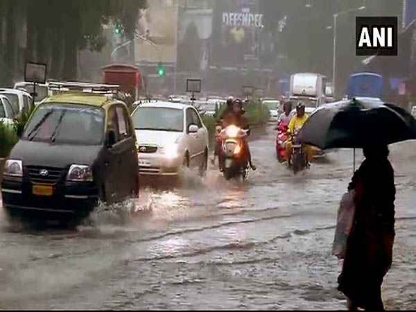 বান্দ্রা ডুবে জলের তলায়