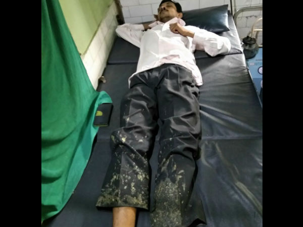 সরকারি পরিষেবা না মেলায় ডেবরায় চিকিৎসক হেনস্থা, মুখে বিষ্ঠা মাখানোর অভিযোগ সরকারি পরিষেবা না মেলায় ডেবরায় চিকিৎসক হেনস্থা, মুখে বিষ্ঠা মাখানোর অভিযোগ