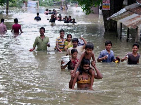 বানভাসী বালুরঘাট, জটিল দক্ষিণ দিনাজপুরের বন্যা পরিস্থিতি বানভাসী বালুরঘাট, জটিল দক্ষিণ দিনাজপুরের বন্যা পরিস্থিতি