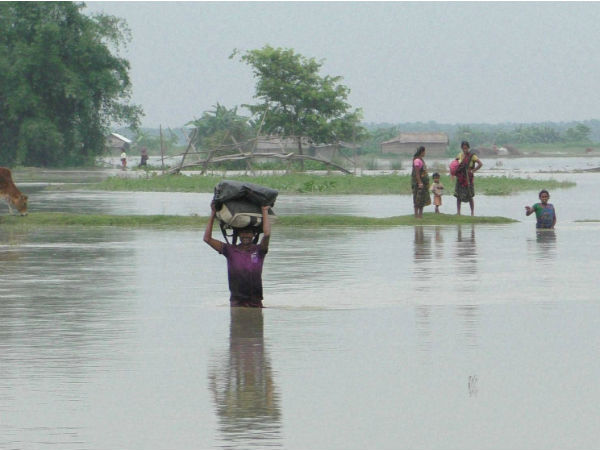 রাজ্যে বন্যার আড়ালে কীভাবে সীমান্ত দিয়ে বাংলাদেশে মাদক পাচার চলছে, সামনে এল চাঞ্চল্যকর রিপোর্ট রাজ্যে বন্যার আড়ালে কীভাবে সীমান্ত দিয়ে বাংলাদেশে মাদক পাচার চলছে, সামনে এল চাঞ্চল্যকর রিপোর্ট