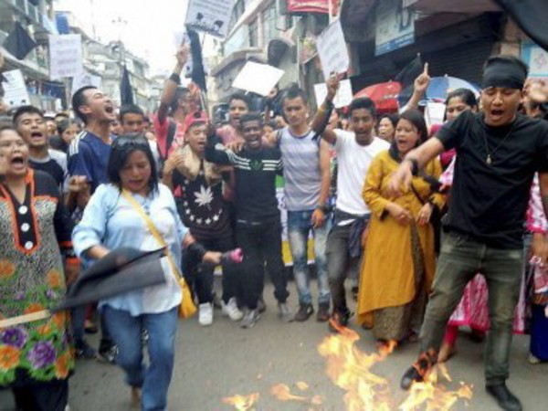 ফের রণক্ষেত্র পাহাড় ফের রণক্ষেত্র পাহাড়