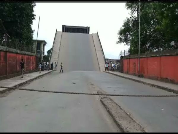 এই ব্রিজের জেরেই আজ ভুগল দক্ষিণ কলকাতার একাংশ এই ব্রিজের জেরেই আজ ভুগল দক্ষিণ কলকাতার একাংশ