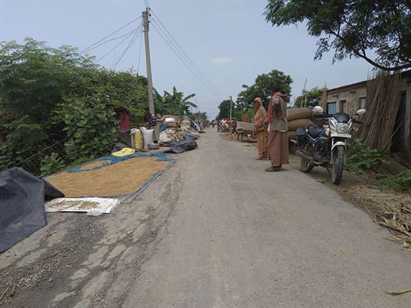 বন্যায় বিপর্যস্ত মালদা, প্লাবিত বিএসএফ ক্য়াম্প, এখনও বিচ্ছিন্ন হরিশ্চন্দ্রপুর বন্যায় বিপর্যস্ত মালদা, প্লাবিত বিএসএফ ক্য়াম্প, এখনও বিচ্ছিন্ন হরিশ্চন্দ্রপুর