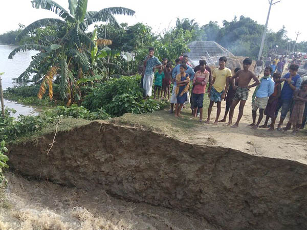 মধ্যভারতের আকাশে এভারেস্ট সমান উচ্চতার মেঘ, আরও বড় দুর্যোগের আশঙ্কা বাংলায় মধ্যভারতের আকাশে এভারেস্ট সমান উচ্চতার মেঘ, আরও বড় দুর্যোগের আশঙ্কা বাংলায়