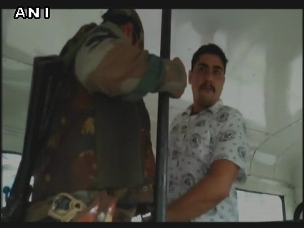 কালিম্পং থানার সামনে বিস্ফোরণে গ্রেফতার ২ মোর্চা নেতা কালিম্পং থানার সামনে বিস্ফোরণে গ্রেফতার ২ মোর্চা নেতা