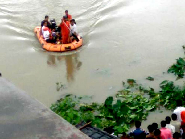 দুই দিনাজপুর ও মালদার বন্যা পরিস্থিতি নিয়ে উদ্বিগ্ন মুখ্যমন্ত্রী দুই দিনাজপুর ও মালদার বন্যা পরিস্থিতি নিয়ে উদ্বিগ্ন মুখ্যমন্ত্রী