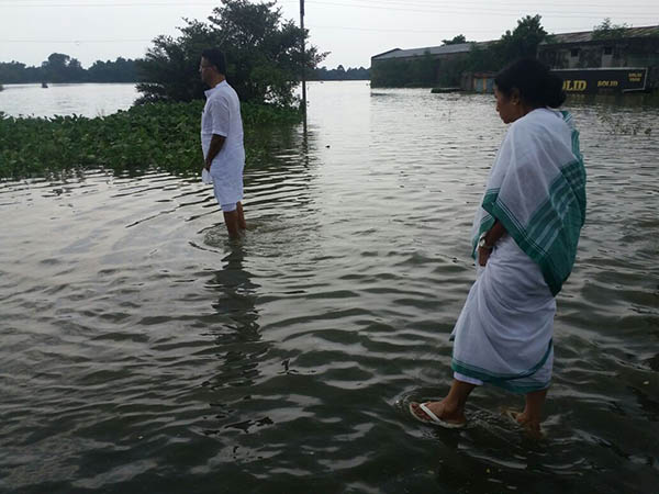 বন্যায় রাজ্যে ক্ষতি ১৪ হাজার কোটির বেশি, অসম-গুজরাতের মতো প্যাকেজ দাবি মুখ্যমন্ত্রীর বন্যায় রাজ্যে ক্ষতি ১৪ হাজার কোটির বেশি, অসম-গুজরাতের মতো প্যাকেজ দাবি মুখ্যমন্ত্রীর