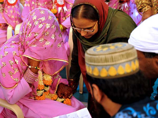 স্নাতক মুসলিম মহিলাদের বিয়ের জন্য আর্থিক অনুদানের প্রকল্প কেন্দ্রের , জানুন বিস্তারিত স্নাতক মুসলিম মহিলাদের বিয়ের জন্য আর্থিক অনুদানের প্রকল্প কেন্দ্রের , জানুন বিস্তারিত