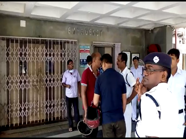 ফের গাফিলতিতে রোগী মৃত্যুর অভিযোগ, রণক্ষেত্র বাইপাসের হাসপাতাল ফের গাফিলতিতে রোগী মৃত্যুর অভিযোগ, রণক্ষেত্র বাইপাসের হাসপাতাল