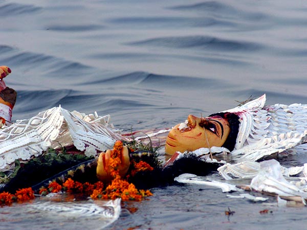 মমতার নিরঞ্জন-নির্দেশিকা মমতার নিরঞ্জন-নির্দেশিকা