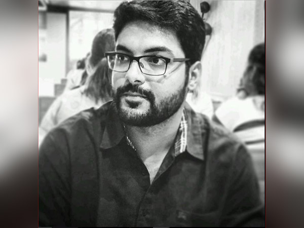 অসহায়ভাবে জলের কাছে আত্মসমর্পণ , মুম্বইয়ের কাহিনি চোখে জল এনে দেবে অসহায়ভাবে জলের কাছে আত্মসমর্পণ , মুম্বইয়ের কাহিনি চোখে জল এনে দেবে